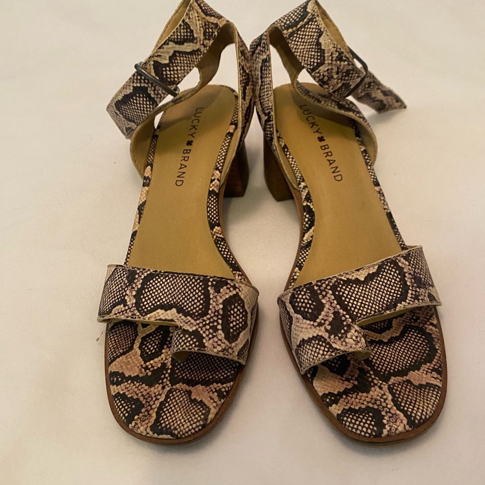 Lucky Brand Snake Print Block Heel Sandals Ankle Strap Toe Loop Tan Black‎ 7M